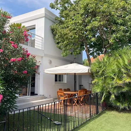 Beautiful Villa, 8p, Comfort, Quiet, Beaches&center Villa *