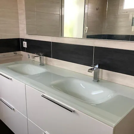 Beautiful Villa, 8p, Comfort, Quiet, Beaches&center Villa Antibes